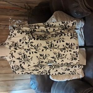 White House Black Market Women Silk Floral Print Long Sleeve Button Up Top